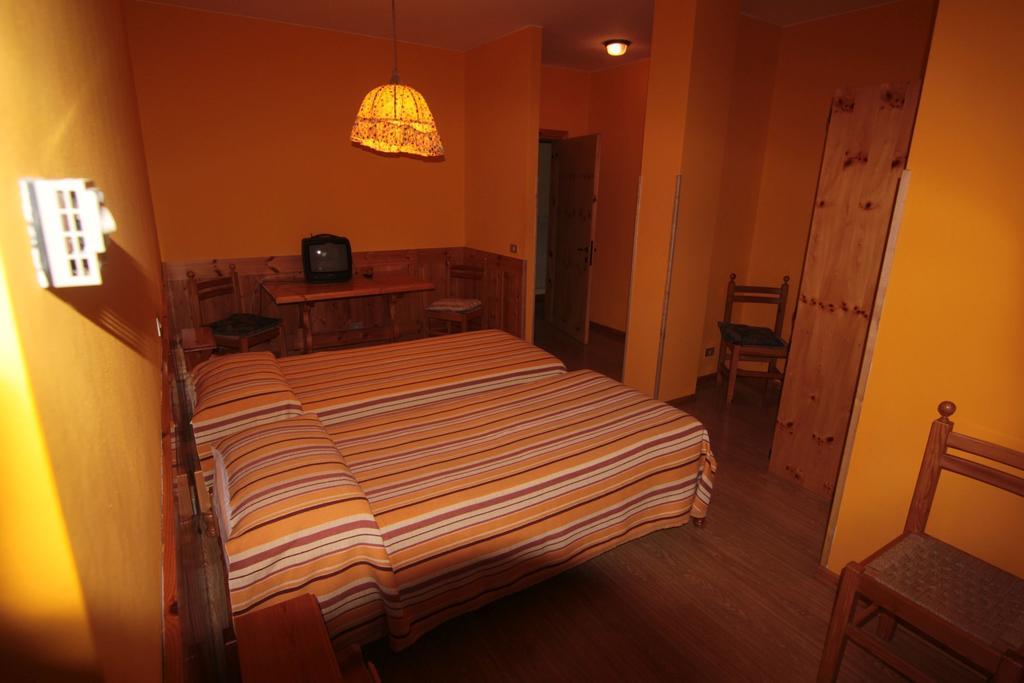 Albergo Trieste Tambre dʼAlpago Δωμάτιο φωτογραφία