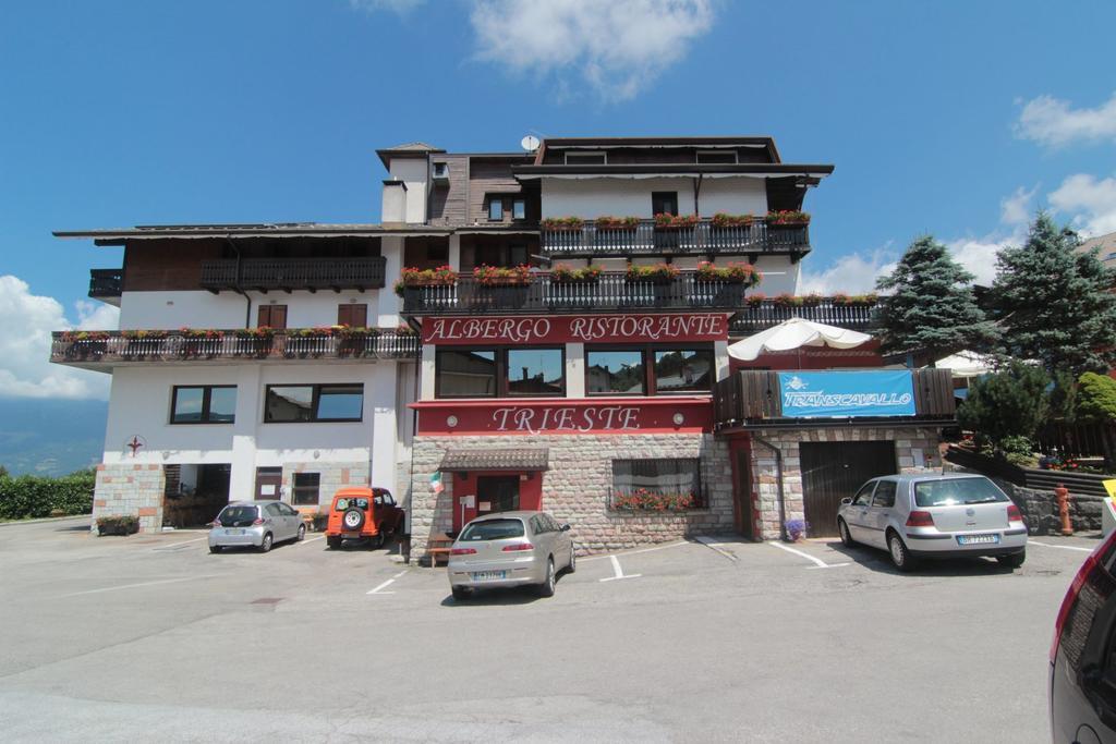 Albergo Trieste Tambre dʼAlpago Εξωτερικό φωτογραφία