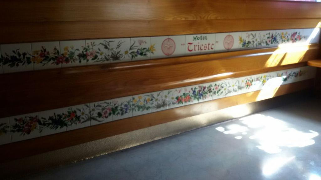 Albergo Trieste Tambre dʼAlpago Δωμάτιο φωτογραφία