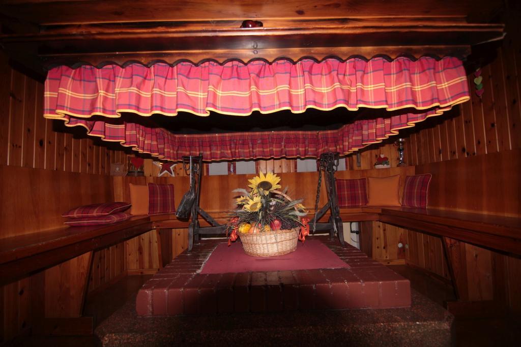 Albergo Trieste Tambre dʼAlpago Εξωτερικό φωτογραφία