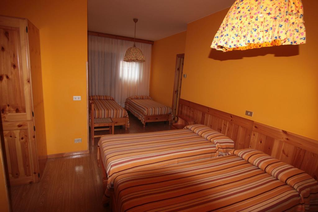 Albergo Trieste Tambre dʼAlpago Δωμάτιο φωτογραφία