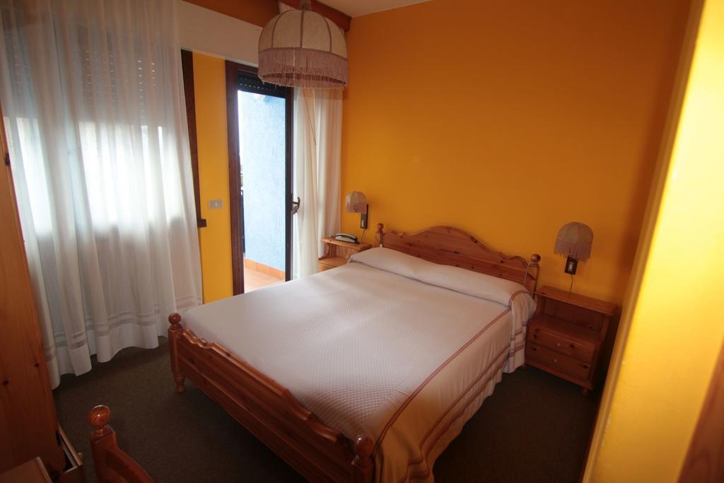 Albergo Trieste Tambre dʼAlpago Δωμάτιο φωτογραφία