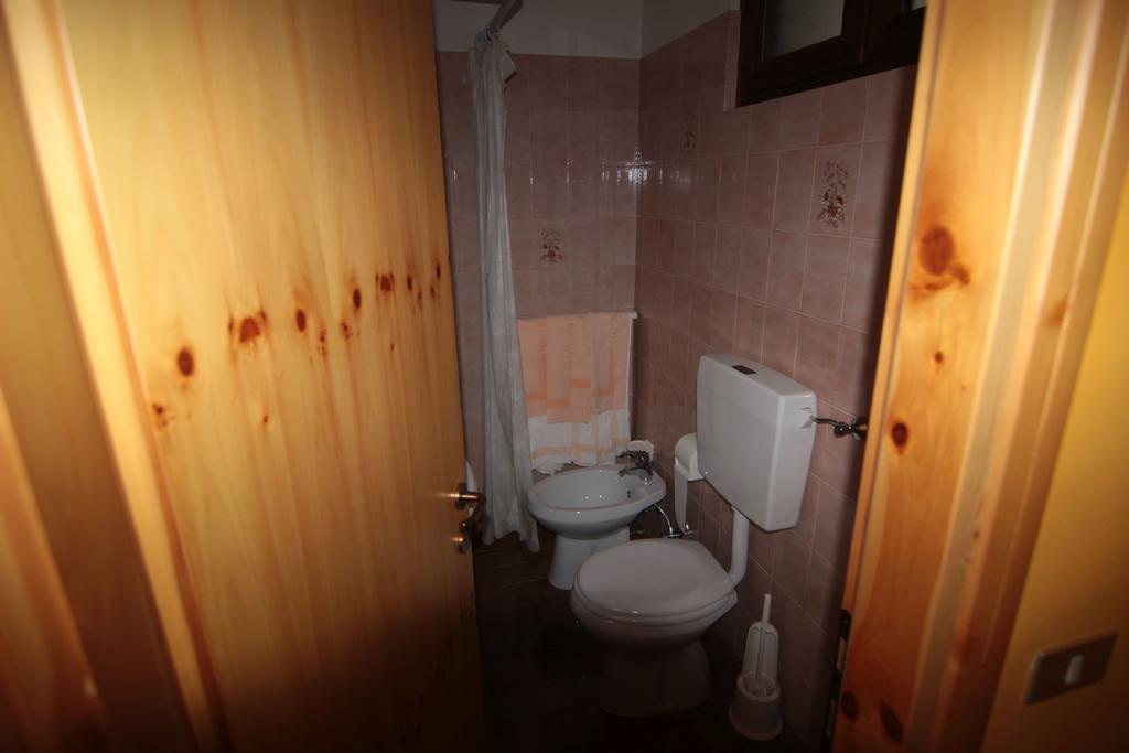 Albergo Trieste Tambre dʼAlpago Δωμάτιο φωτογραφία