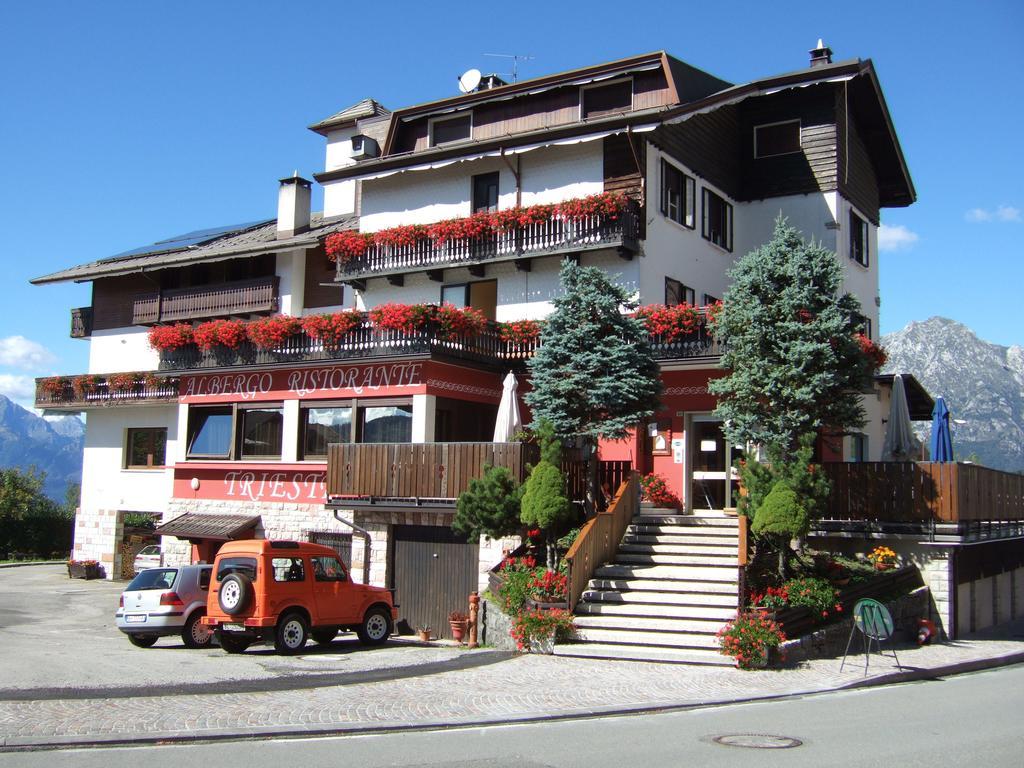 Albergo Trieste Tambre dʼAlpago Εξωτερικό φωτογραφία